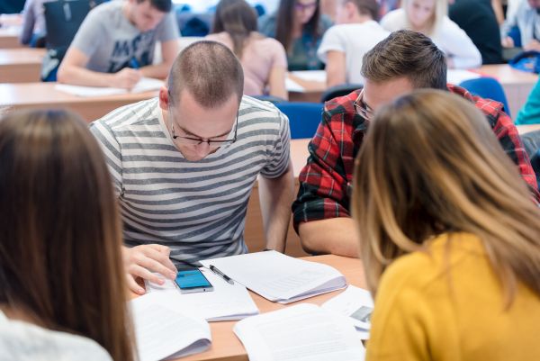 Emelt szintű érettségi felkészítő tanfolyamok középiskolásoknak a Pannon Egyetem Gazdaságtudományi Karán
